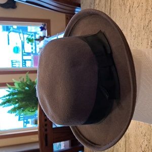 Arlin 100% Wool Gray & Black Hat